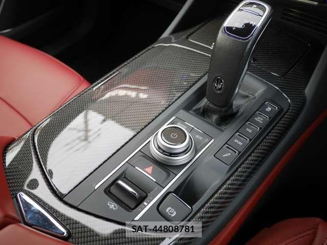 Maserati LEVANTE 2023-11 4595901-16