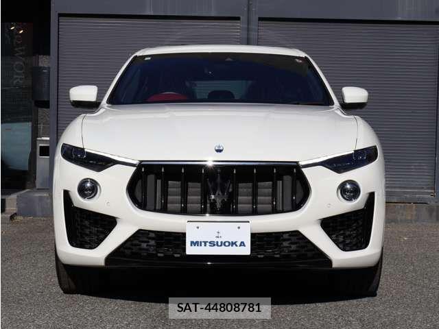 Maserati LEVANTE 2023-11 4595901-1