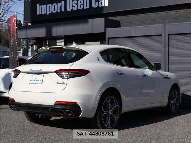 Maserati LEVANTE 2023-11 4595901-3