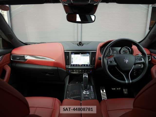 Maserati LEVANTE 2023-11 4595901-6