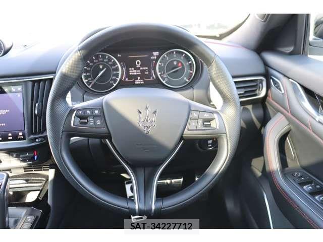 Maserati LEVANTE 2023-06 4965892-14