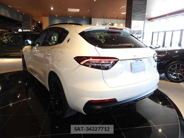 Maserati LEVANTE 2023-06 4965892-4