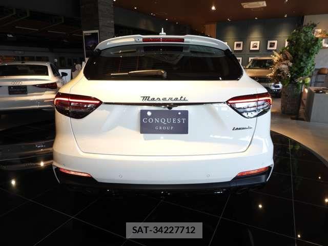 Maserati LEVANTE 2023-06 4965892-5
