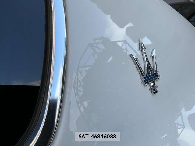 Maserati LEVANTE 2024-06 4965906-9