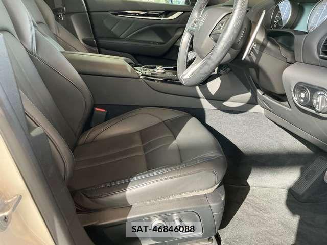 Maserati LEVANTE 2024-06 4965906-12