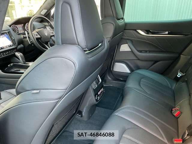 Maserati LEVANTE 2024-06 4965906-18