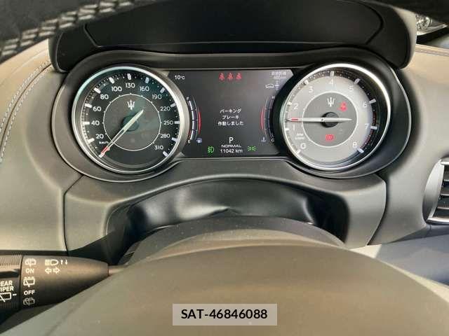 Maserati LEVANTE 2024-06 4965906-19