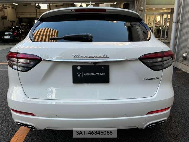 Maserati LEVANTE 2024-06 4965906-7
