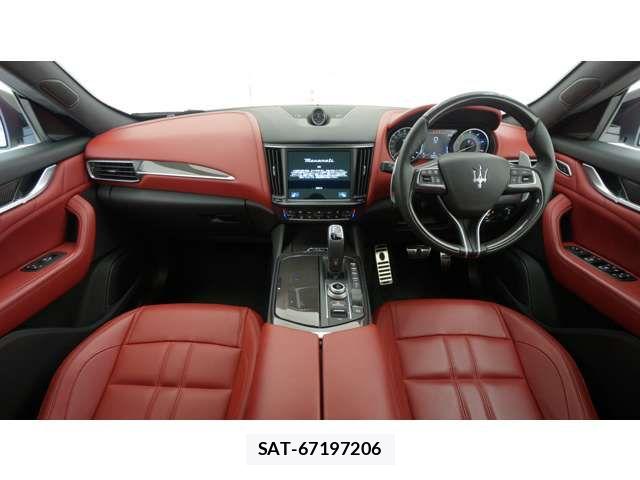 Maserati LEVANTE 2022-03 5871388-7