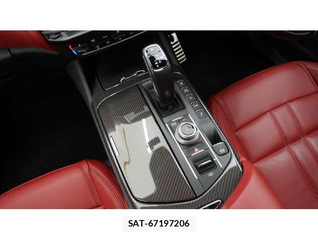 Maserati LEVANTE 2022-03 5871388-9