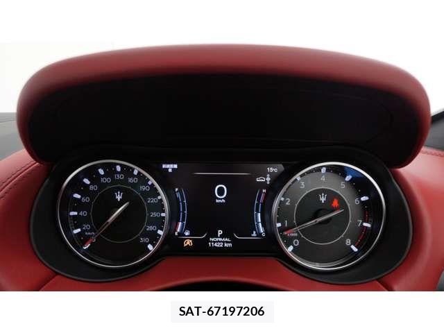Maserati LEVANTE 2022-03 5871388-10