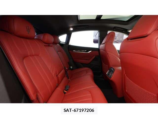 Maserati LEVANTE 2022-03 5871388-13