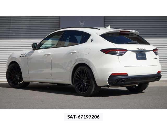 Maserati LEVANTE 2022-03 5871388-2