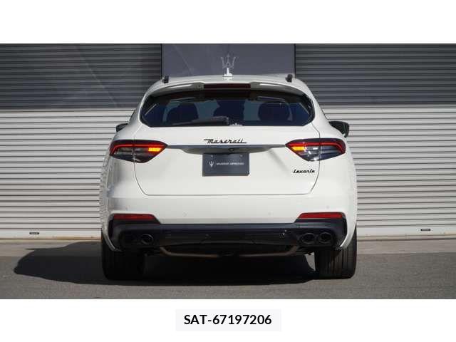 Maserati LEVANTE 2022-03 5871388-3