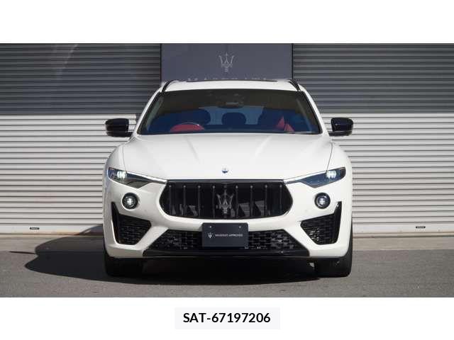 Maserati LEVANTE 2022-03 5871388-5