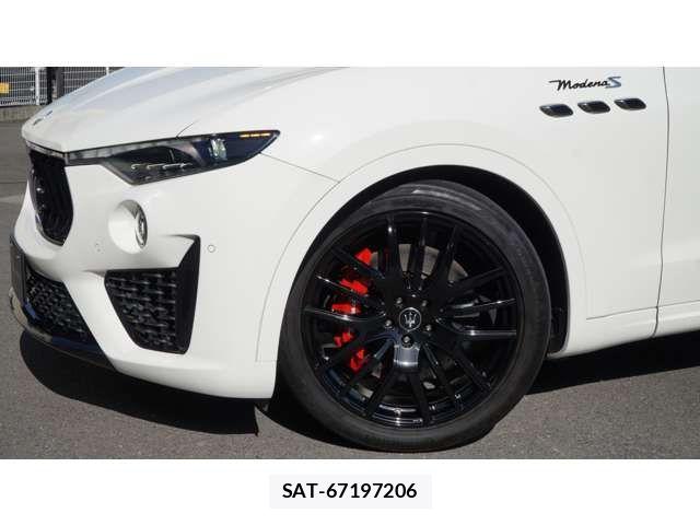 Maserati LEVANTE 2022-03 5871388-6