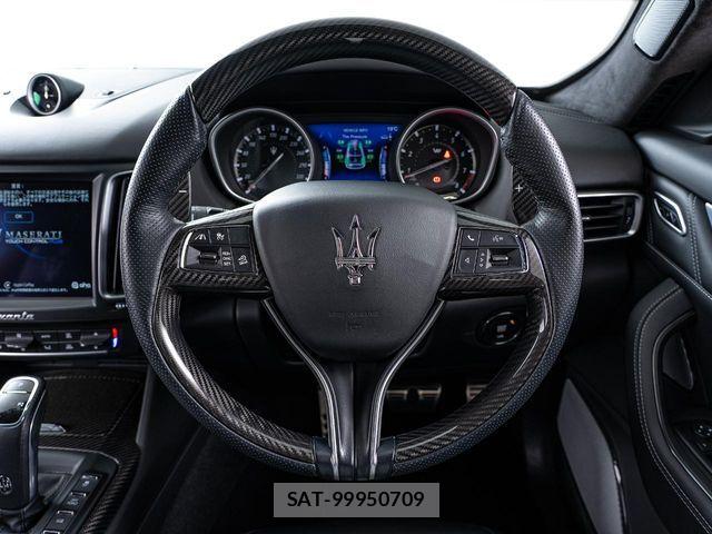 Maserati LEVANTE 2021-04 6012249-11