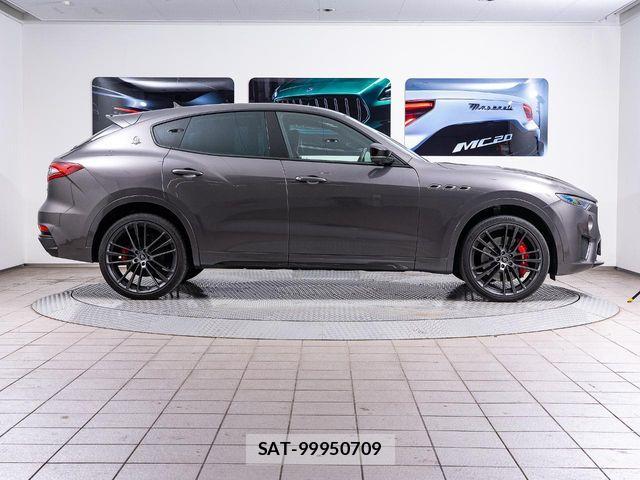Maserati LEVANTE 2021-04 6012249-16
