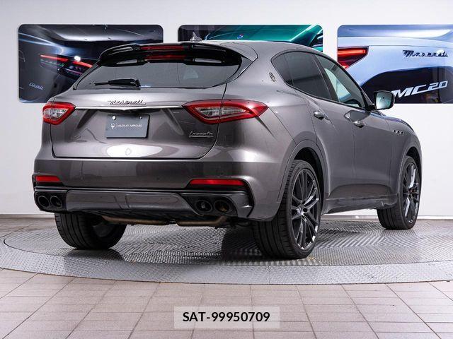 Maserati LEVANTE 2021-04 6012249-17