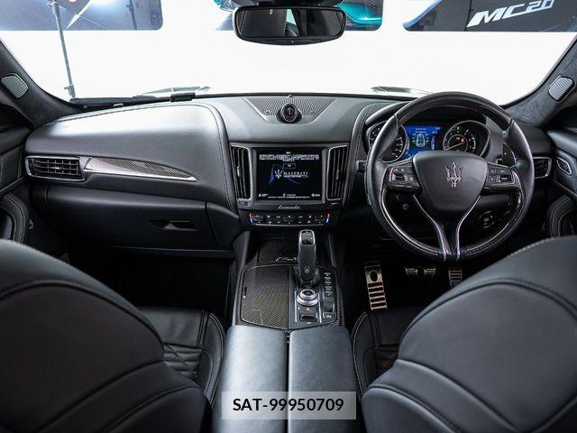 Maserati LEVANTE 2021-04 6012249-4
