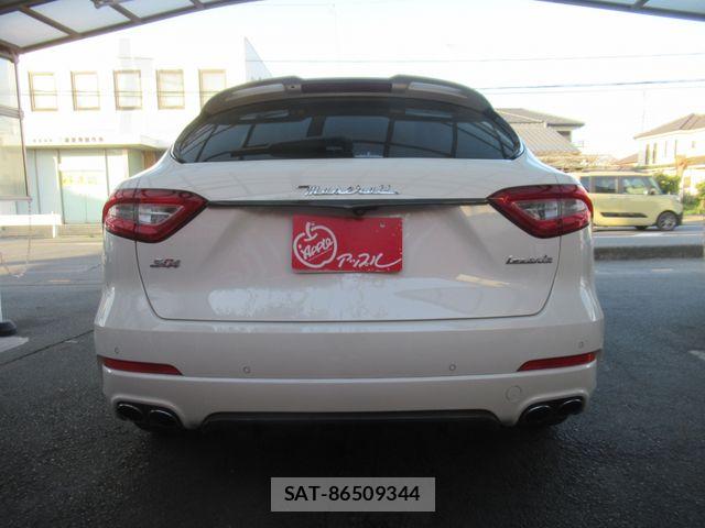 Maserati LEVANTE 2017-03 6264932-11