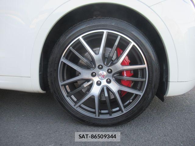 Maserati LEVANTE 2017-03 6264932-13