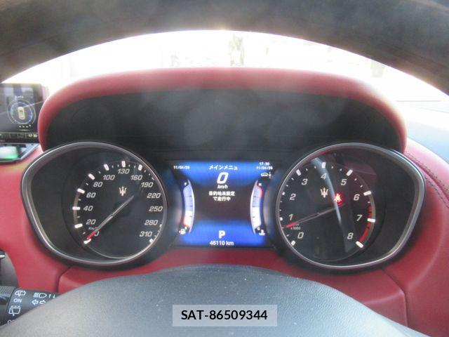 Maserati LEVANTE 2017-03 6264932-18