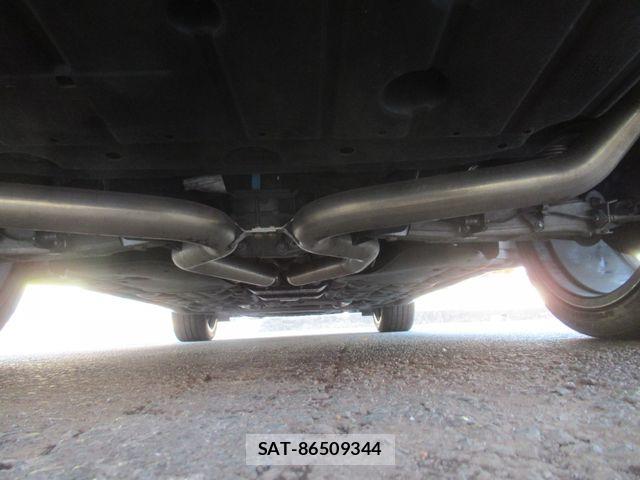 Maserati LEVANTE 2017-03 6264932-29