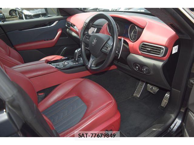 Maserati LEVANTE 2018-12 6545663-9
