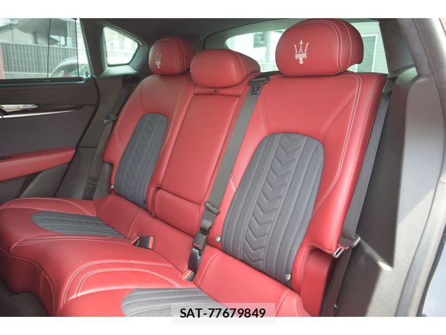 Maserati LEVANTE 2018-12 6545663-12