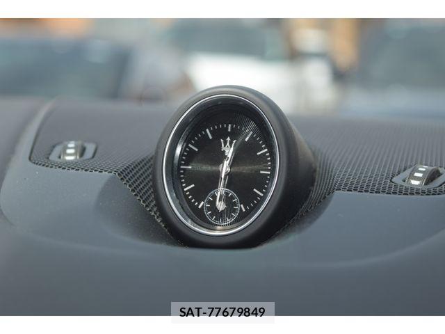 Maserati LEVANTE 2018-12 6545663-22