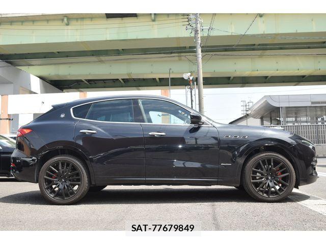 Maserati LEVANTE 2018-12 6545663-7