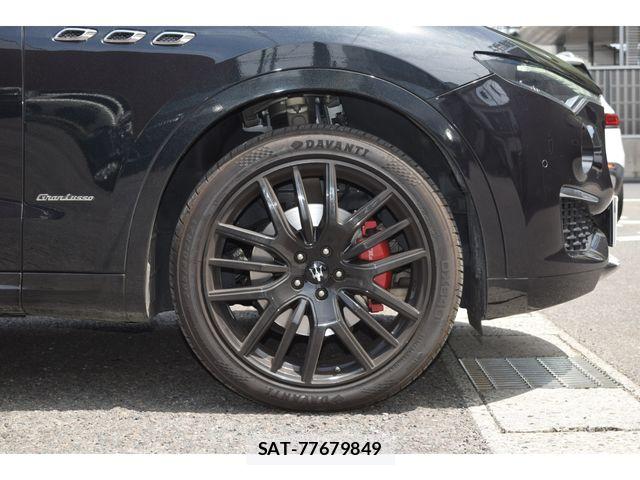 Maserati LEVANTE 2018-12 6545663-8