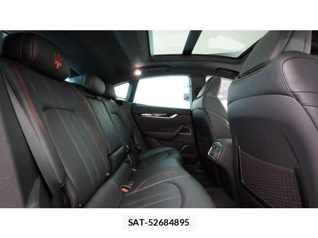 Maserati LEVANTE 2024-09 6641915-13