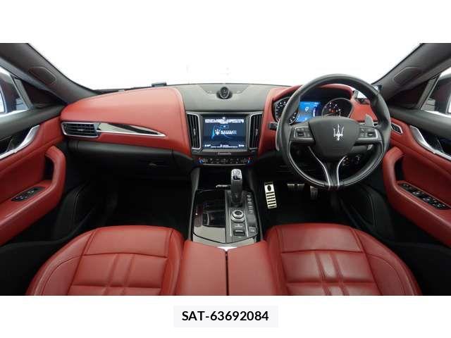 Maserati LEVANTE 2019-12 6641916-7