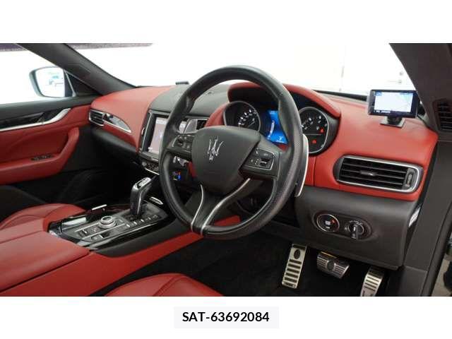Maserati LEVANTE 2019-12 6641916-8