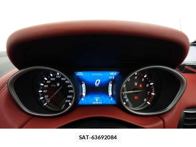Maserati LEVANTE 2019-12 6641916-10
