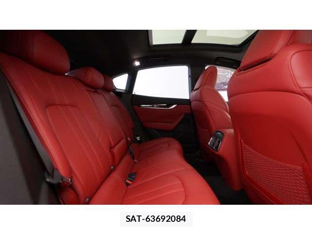 Maserati LEVANTE 2019-12 6641916-13