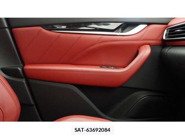 Maserati LEVANTE 2019-12 6641916-16