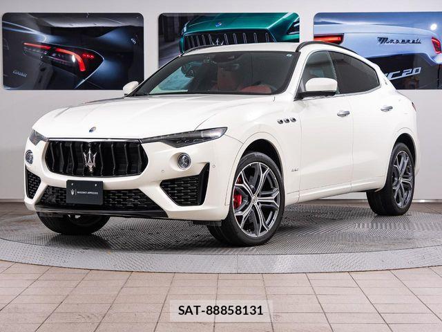 Maserati LEVANTE 2021-01 6676754-0