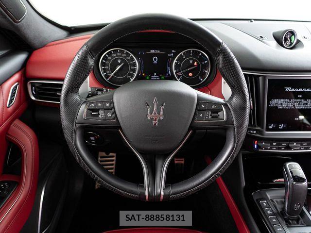 Maserati LEVANTE 2021-01 6676754-10