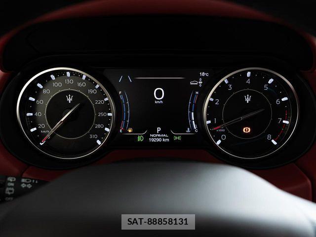 Maserati LEVANTE 2021-01 6676754-12