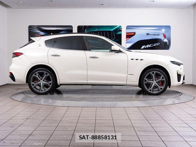 Maserati LEVANTE 2021-01 6676754-14