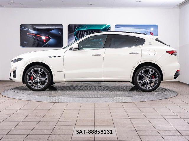 Maserati LEVANTE 2021-01 6676754-15