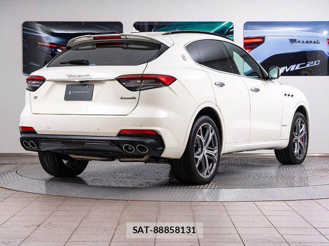 Maserati LEVANTE 2021-01 6676754-16
