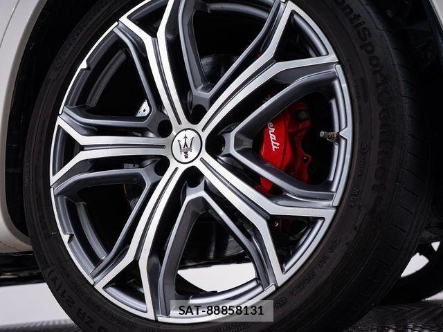 Maserati LEVANTE 2021-01 6676754-5