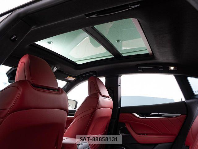 Maserati LEVANTE 2021-01 6676754-6