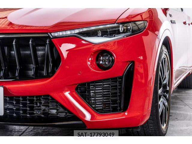 Maserati LEVANTE 2021-10 6676751-13