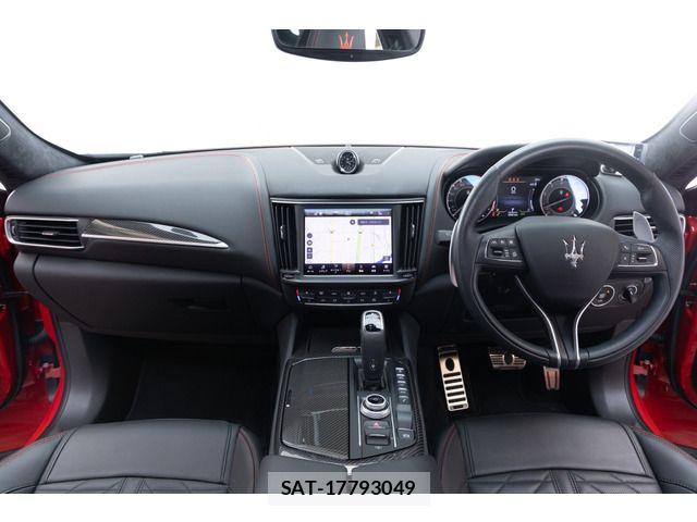 Maserati LEVANTE 2021-10 6676751-1