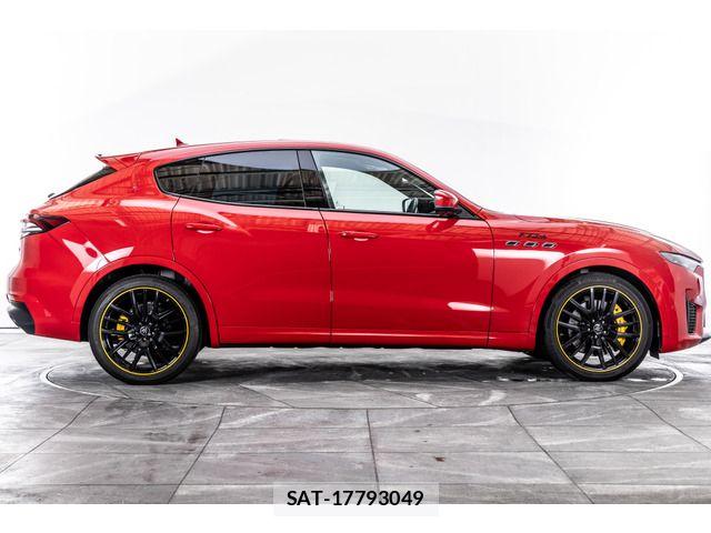 Maserati LEVANTE 2021-10 6676751-8